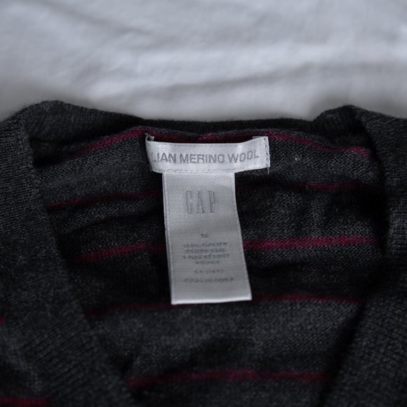 100% Merino wool vest! - Picture 3 of 3